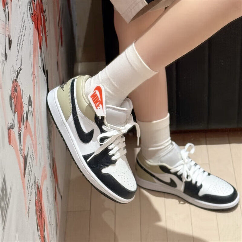 Nike Jordan Children's Flat Low-Top Summer Sneakers for Boys and Girls Jordan Aj1 553560 Nike Jordan Children's Flat Low-Top Summer Sneakers for Boys and Girls Jordan Aj1 553560