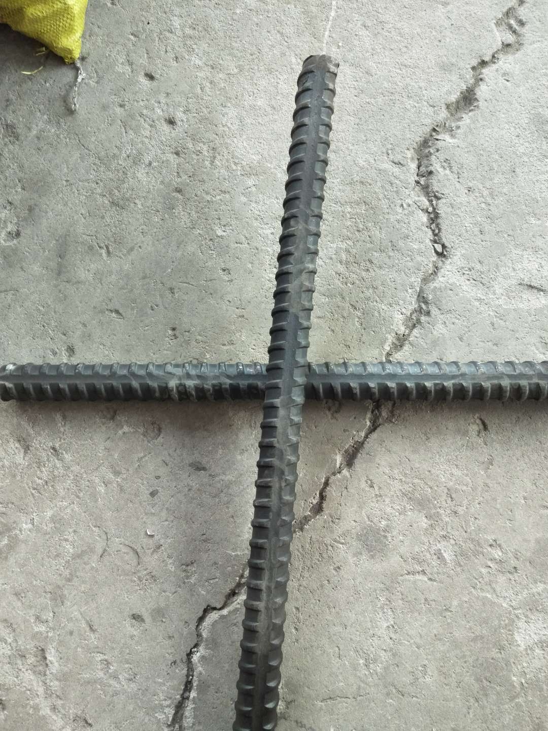 Supply 15 16 18 22 22 rolled screw thread steel dimensioning cut out of the factory price