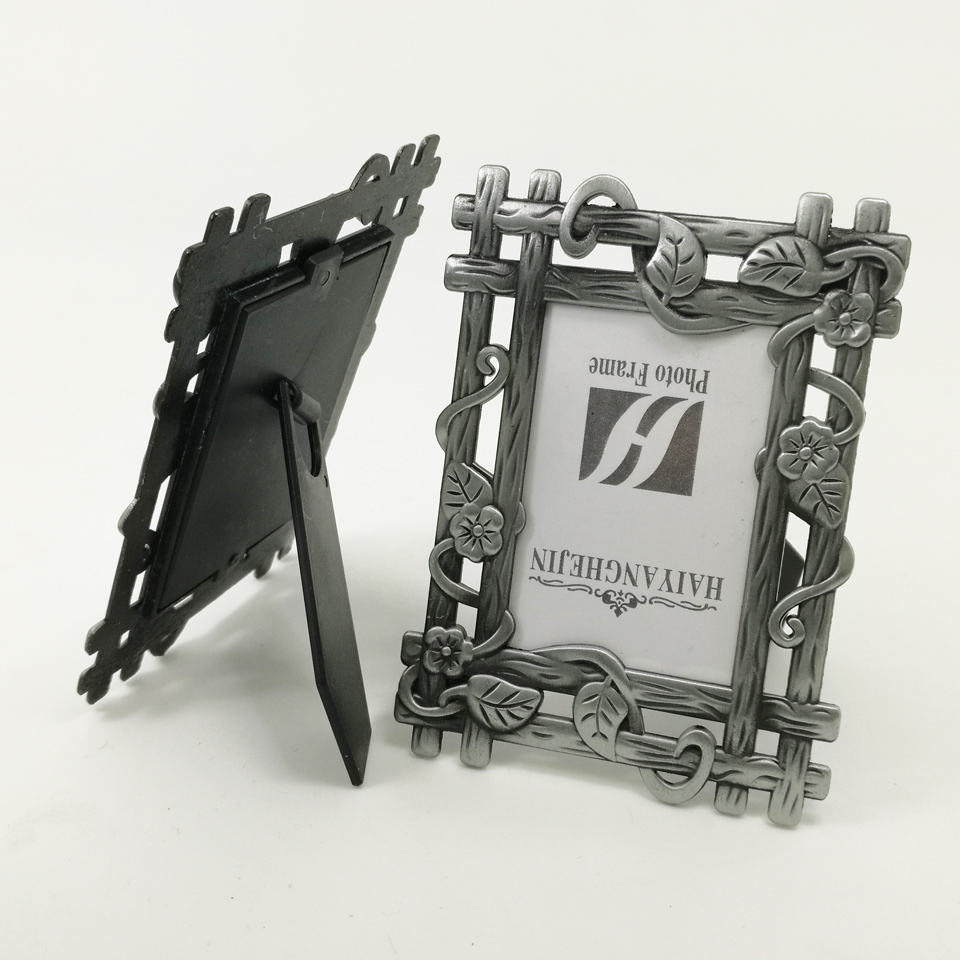 Creative two-inch bracket type wedding commemorative alloy tin color big photo frame photo frame fence shape