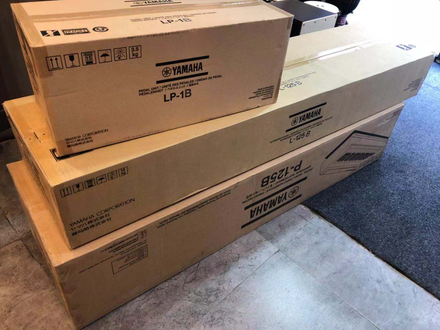 Roland AX-Edge Roland Tomahawk Shoulder Synthesizer 49 Key Synthesizer AX-Synth Nâng cấp - Bộ tổng hợp điện tử organ điện