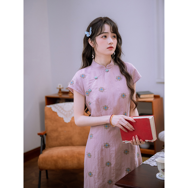 Nanfenggu【Chun Dai】Retro Full-Length Floral Embroidery New Chinese-Style Improved Cheongsam Dress with a Feminine Slit