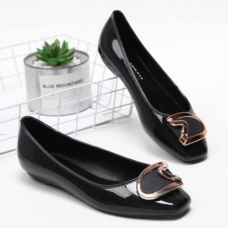 Low-top plastic treading water rain boots waterproof shoes flat jelly overshoes female adult fashion models outer wear non-slip rubber shoes summer