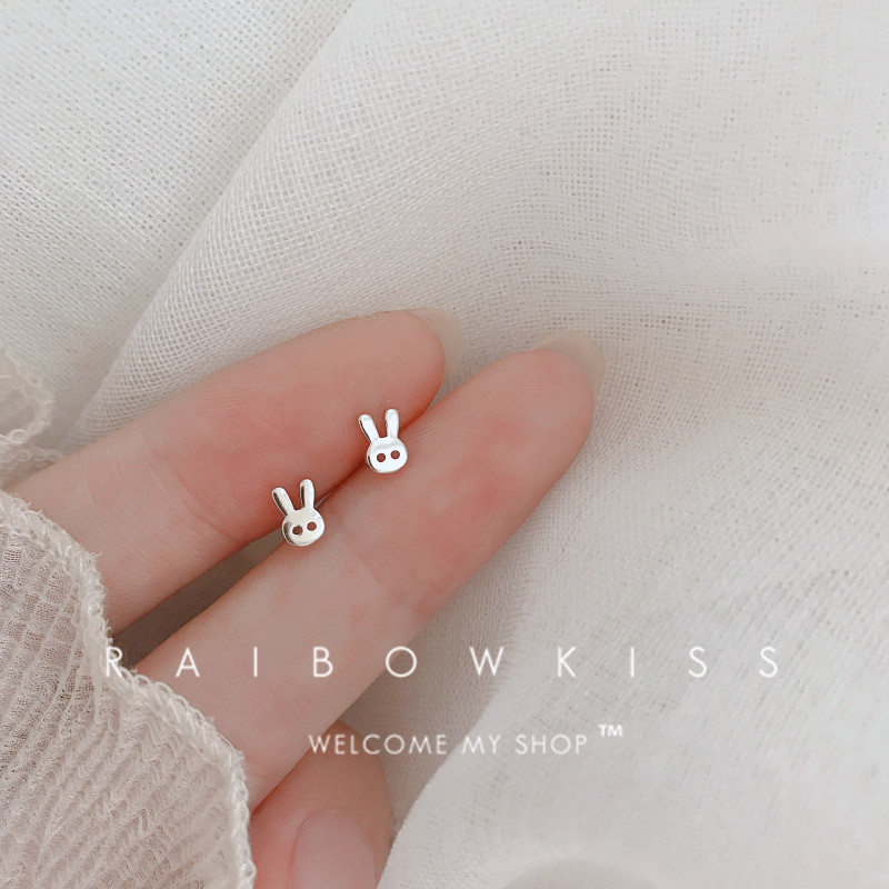 Sleeping without picking up S925 pure silver Mini little rabbit ear pin cute day department small crowd design feeling student earbone nail