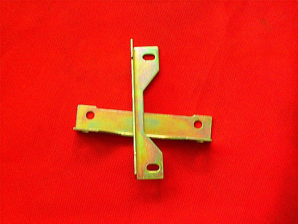 114-piece vertical mounting bracket plated with color zinc