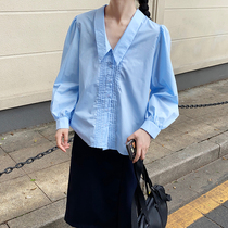 Flower field window French retro pointed collar shirt female spring and autumn 2021 new design sense sweet bubble sleeve shirt tide