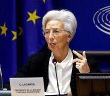 行长拉加德在杰克逊霍尔央行年会上表示，欧洲央行将继续根据通胀等发展在每次会议上做出决定，并没有对9月份会议决定给出指引，这凸显了人数最多...