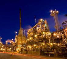 分析师称：今年冬季美国各地可能会有更多炼油厂关闭；截止9月美国的石油炼制能力下降了约60万桶/日