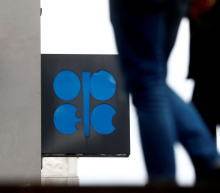 OPEC+决定按计划增产，油价短时跳水后迅速反弹，表明需求温和复苏预期仍然稳固