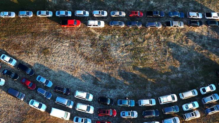 失业金人数的意外增加不仅仅是一次低迷的数据，而是痛苦的开始，失业浪潮将再度伴随疫情席卷美国！