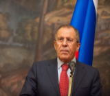 俄罗斯外长拉夫罗夫（Sergei Lavrov）称，美国意图在阿拉伯国家的帮助下，将叙利亚东部从该国划出去，以便在幼发拉底河外部建立一个准国家，并控制油