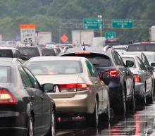 美国能源信息署(EIA)称，美国原油库存上周减少720万桶，降幅大于预期，此前一周库存创下纪录高位。不过，汽油库存增加，人口稠密的美国阳光地带州的新冠病例激增...