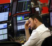 尽管周三美国原油库存大减给油价提供部分支撑。但是部分分析师认为，油市更长期的前景依然暗淡，这与经济和疫情相关的风险有关...