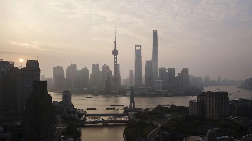 中国将公布2023年的最后一批重要经济数据，这些数据可能表...