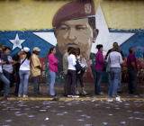 路透社援引委内瑞拉自己的航运和贸易数据，报道称，尽管委内瑞拉局势不断升级，但该国4月份的石油出口仍保持了稳定，平均每日出口量为106万桶...