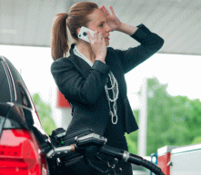 国际能源署(IEA)署长表示，全球原油市场预计将在2017年下半年恢复平衡，为油价提供支撑，但6月份OPEC石油出口量连续第二个月增加，以及俄罗斯反对进一步深化减产计划，令原油上行受阻