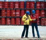 周四亚盘时段，INE油价总体走势清淡，但是尾盘出现一波小幅拉升。受周三EIA数据不佳以及美元走强的影响，国际油价出现了大幅回落，但由于人民币今日触及6.94关口...