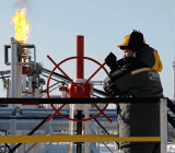 近日，原油市场传来俄罗斯拒绝进一步减产的消息，如果俄罗斯拒绝减产甚至在未来提高原油产量，油价或将跌向“万丈深渊”，而以俄罗斯目前的状况，恐怕只会“自讨苦吃”了