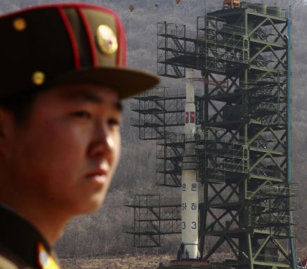 黄金和日元在北京时间周四晚间，美国8月CPI数据公布前就出现跳涨，此前据日经新闻报道，据观察人士称，朝鲜正准备发射另一枚导弹（美国官方此后确认）