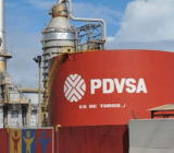 据路透社报道，根据内部文件和PDVSA的消息，随着美国的制裁阻止委内瑞拉向美国出售石油，国有能源公司PDVSA已转向几个鲜为人知的买家，其中包括一家没有炼油厂...