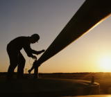 同时北美生产的迅速停产加上OPEC+的减产进一步抵消了原油供应过剩的影响。根据美国能源部长的评论，超过220万桶/日的美国石油生产已经关闭，削减速度快于预期...