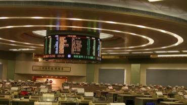 日本日经225指数、东证指数分别低开1.3%、1.1%；韩国首尔综指低开0.9%。隔夜，受科技股领跌拖累，美股创1928年大萧条时代以来的最差4月开局
