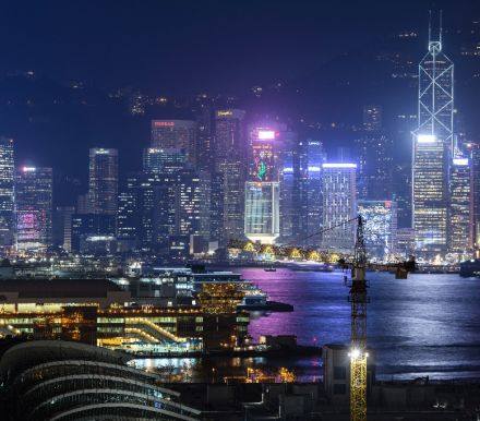 报告称，银行可能面临损失，尤其是汇丰控股和中银香港这些在按揭贷款市场占主导地...