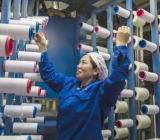 疲软的数据表明，第三季度末的疲软势头一直延续到第四季度初。结果是，这些警告信...