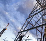 随着石油输出国组织(OPEC)及其盟国坚持减产以削减过剩供应，全球石油库存也在持续下降。根据花旗集团(Citigroup)的数据，OEPC推动国际石油市场恢复平衡...