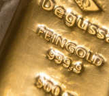 周五(11月3日)，纽约商品交易所的黄金期货价格已从接近1280美元/盎司的地区回落，并在欧洲交易时段进入整合阶段，投资者在关键的美国就业报告出炉前变得谨慎。