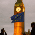 英国保守党党鞭倒戈辞职，脱欧协议投票前景不妙；