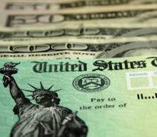 美国国债在感恩节假期后重新开放交易时大幅下跌，因为在清淡的交易中，交易员对未来美国财政部国债发行量激增和政策利率长期高位固定的担忧...