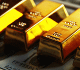 周二，现货黄金价格继续呈现疲态。虽然金价在上日重挫逾1.2%后，技术上存在多头抵抗需求，但围绕欧盟对意大利预算的争议打压欧元，并提振美指且变相利空黄金。市场也...