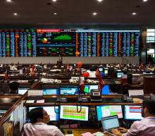 美联储的鹰派转变和不断演变的新冠病毒正给华尔街的预测人士带来挑战。以Ned Davis Research首席策略师克里索德的最新预测为例。他认为...