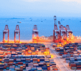 中国正在为战略和商业储备大量购买原油，亚洲地区的浮式原油库存已经悄然转移至中国，从这个角度来说，对原油需求巨大的中国是欧佩克“最好的盟友”。