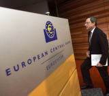 据路透社报道，欧洲央行周四几乎肯定会正式结束债券购买计划，但对经济增长的看法将更趋低迷，加大了推迟取消刺激措施的可能性。路透调查显示，受访分析师一致预期今晚...