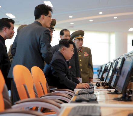 多头遭遇重大挫折。FED周三(11月22日)将公布最新会议记录。美国将朝鲜列入支持恐怖主义国家名单后，黄金买盘可能增强