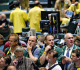 美元惨跌至逾一年低位，投资者看空美元的情绪也变得异常强烈。周末，德意志银行将检查范围放宽至整个外汇市场，发现好几种非美货币的CFTC净投机性仓位都出现了极端走向！