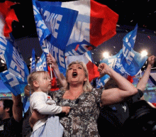 法国的全国大罢工抗议活动，并没有随时间推移而减弱，据当地工会显示多达350万人参加了示威活动其中仅首都巴黎就有数十万人警察...