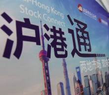 现外围美国总统特朗普计划将于周四宣布签订关税协议，市场对此多空分歧加剧，投资者普遍对此持担忧态度，同时美联储表示经济温和增长，再次暗示加息进程步伐；消息称加墨或能取得...