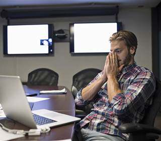 导弹危机目前暂无过激言论，市场风险降温；并且，黄金在连续两日大涨之后，也累积了不少的获利盘，周五将公布美国非农就业数据，投资者需警惕在此之前获利回吐的压力