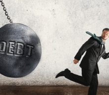 从美国国债曲线的长期来看，你赚了息票，但经过调整后，感觉2023年你在债券价格上亏了钱。2024年将是又一个动荡的一年...