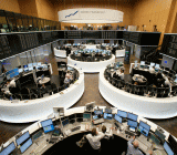 周二17:00，欧元兑美元快速下挫近25点，逼近日内低点1.1563，日内重新转跌，因德国10月ZEW经济景气指数大幅不及预期。德国10月ZEW经济景气指数实际录得-24.7...