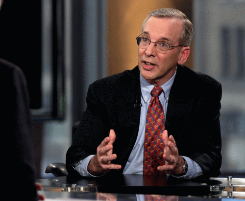 周二(3月6日)亚市尾盘，现货金小幅上涨，美元依然保持弱势，这给金价提供支撑。值得注意的是，受近期围绕贸易战的忧虑影响，黄金价格波动...