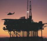 随着针对“深水地平线”事故的数千起诉讼趋于尾声，英国石油公司提高了今年的赔偿数额，为美国历史上最大石油泄漏案付出代价。2010年墨西...