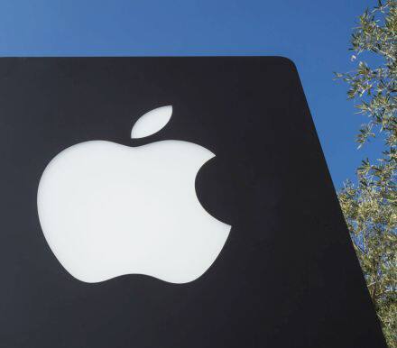 苹果有一个让人满意的路线图，它有着令人难以置信的现金流，再也不能比这种令人难以置信的商业模式做得更好了。我们看到人们在熊市后...