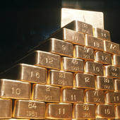 金价疲软是暂时的，因特朗普贸易保护主义将对黄金构成长线利好，且通胀增速慢于预期也对金价构成支撑