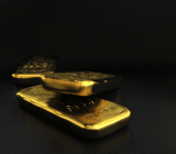 4月3日，现货黄金价格盘中小幅回调，因清明小长假临近，中国投资者陆续调整仓位。不过美国与中国的贸易紧张关系还是加剧了对全球成长前景的担忧...