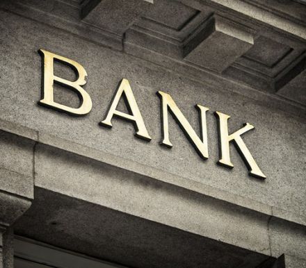 美联储金融监管副主席夸尔斯称，美国监管者正考虑在简化沃克尔规则上进行实质性的改变监管者想要简化定义、压力测试等来缓解银行的合规问题