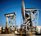 美国WTI 8月原油期货电子盘价格7月3日收盘上涨0.77美元，跌幅1.67%，报47.05美元/桶。周一油价连续八日上涨，重拾逾五年来最长升势