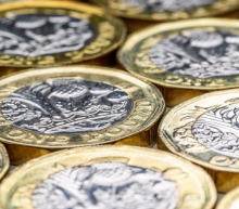 在外汇市场上，英镑周二成为了表现最弱的非美货币之一，而英国脱欧贸易谈判进展缓慢，显然再度成为了英镑大跌的导火索，甚至也连累到了欧元走势。据悉，就在离英国政府...